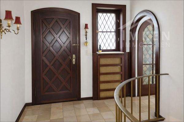 Eingang - KI überarbeitet