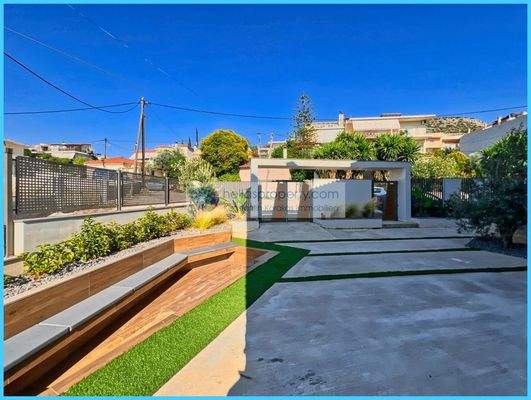 f0fc6ef1279d4ebbbfa651f008d79a3c-original