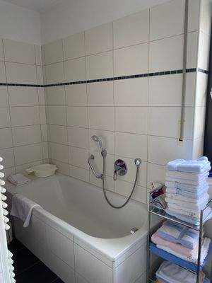 Badezimmer Obergeschoss, Bild 2