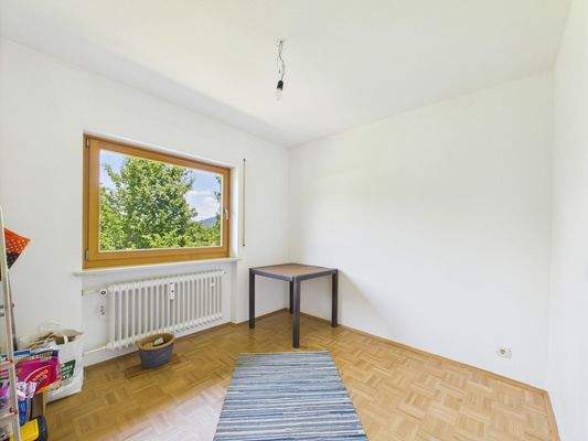 Gäste-/ Kinder-/ Arbeitszimmer