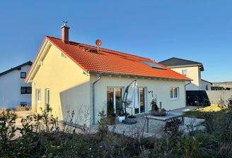 Ansicht mit Terrasse