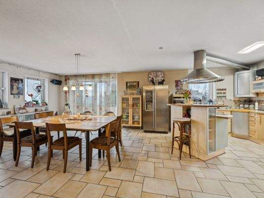 Koch- u. Essbereich OG