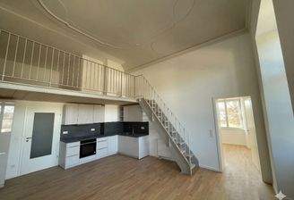 Wohnbereich mit Stuck