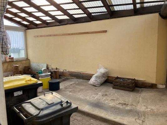 überdachter Innenhof