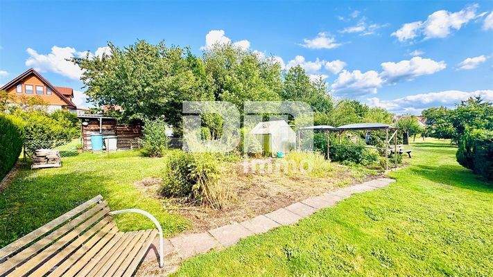 Großes Gartengrundstück