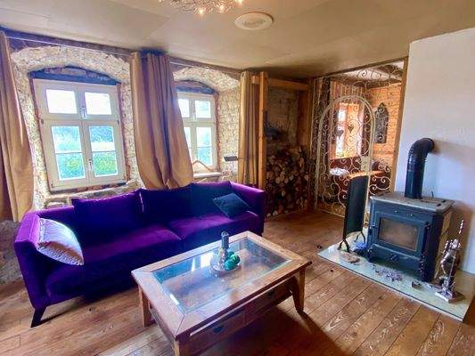 Wohnzimmer mit Kamin