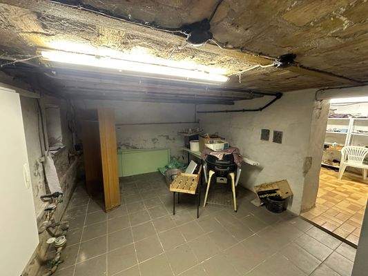Keller Raum 2.JPG
