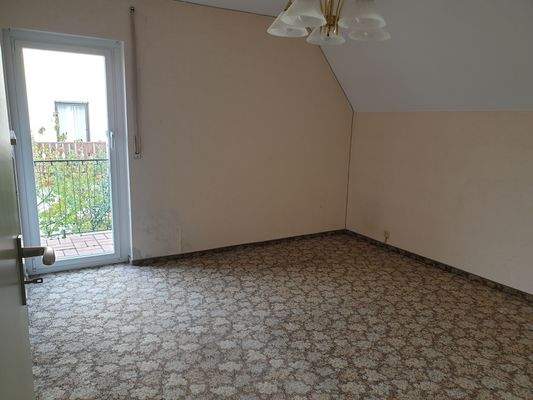 OG Raum 1 mit Balkon