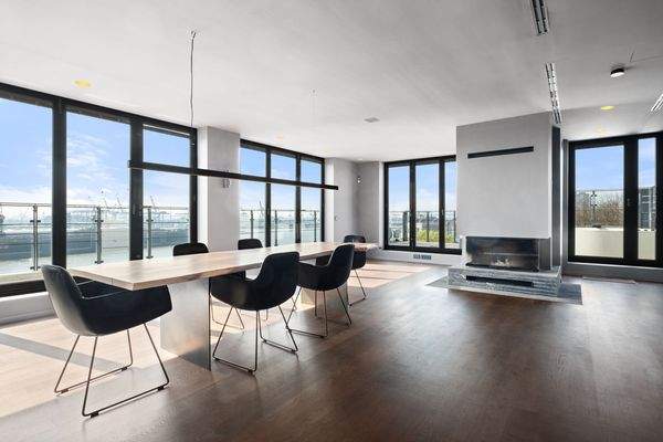 Großer, heller Essbereich