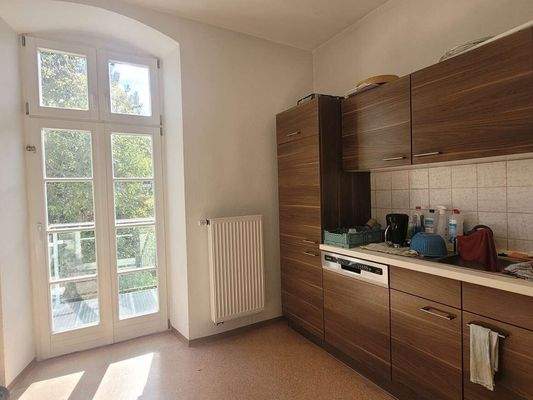 012_Küche mit Notausgang_1. OG