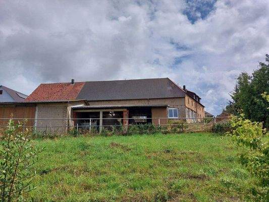 Hof von NW aud Ställe 1.jpg