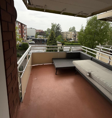 großer Balkon (2.OG).png