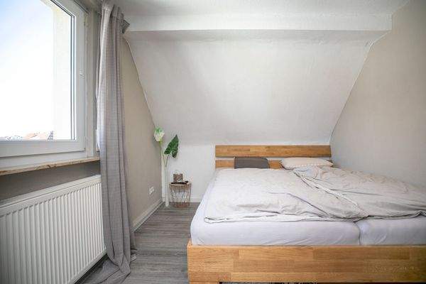 Schlafzimmer DG