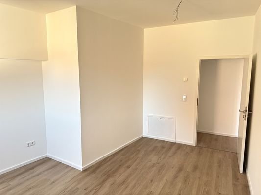 Zimmer 1, OG