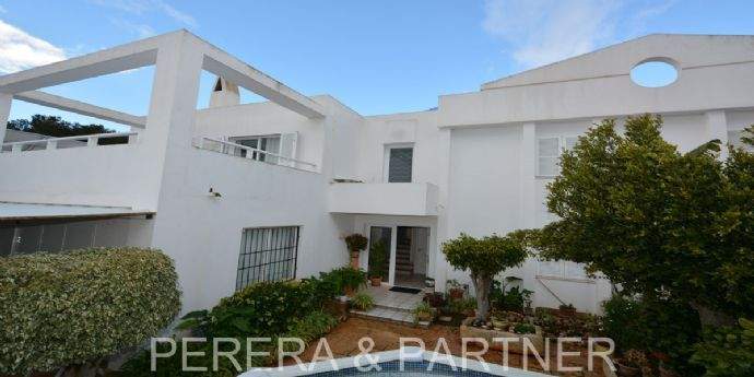 24---Blick-aus-dem-Garten-I