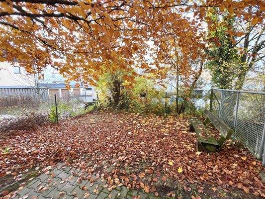 Sitzplatz hinter dem Haus