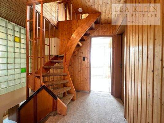 Aufgang auf den Dachboden 