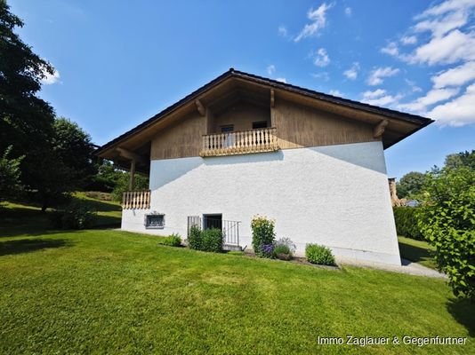 Blick zum Haus vom Garten aus...