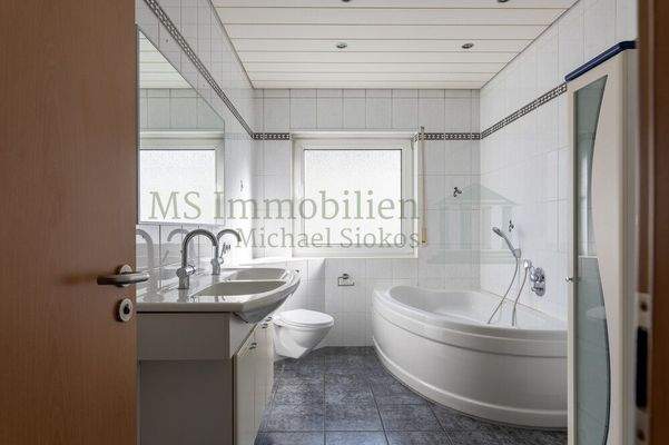 Badezimmer Ansicht 1