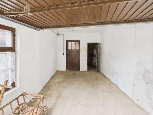 Garage mit Abstellraum