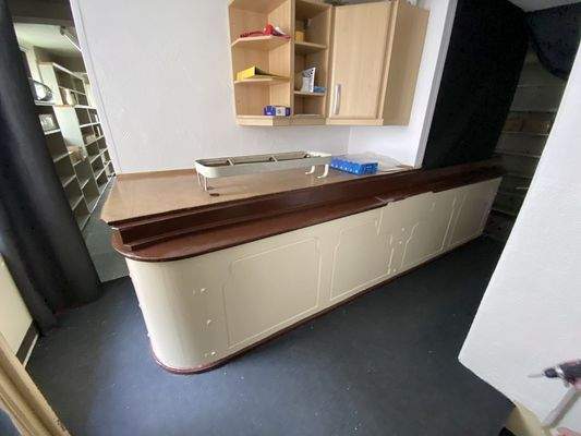 Aufgang Galerie Eckgeschäft  