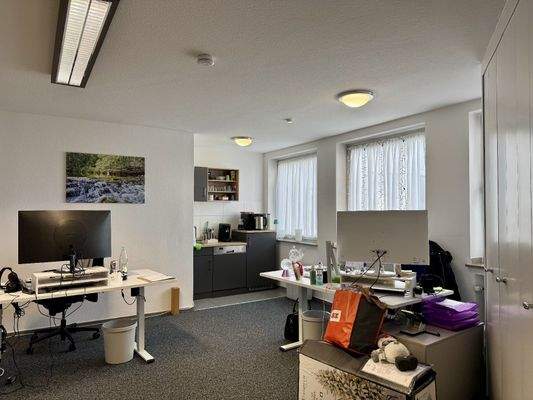 Büro- und Praxisfläche