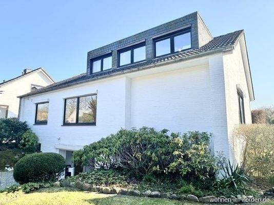 Straßenansicht seitlich