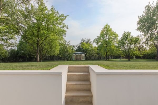 Weg zum romantischen Pavillon