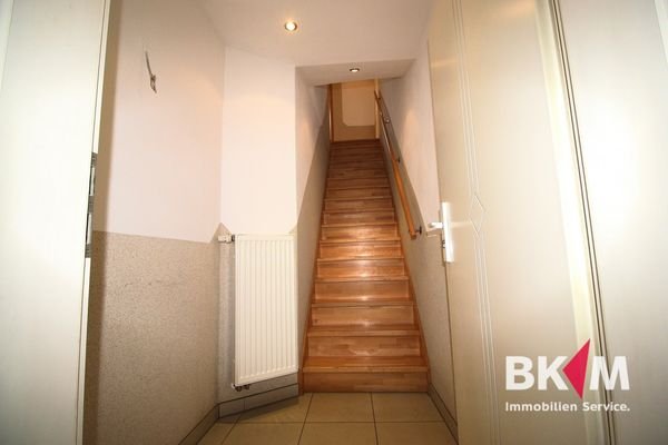 EG Treppenhaus zum OG