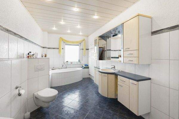 Badezimmer Wohnung 1