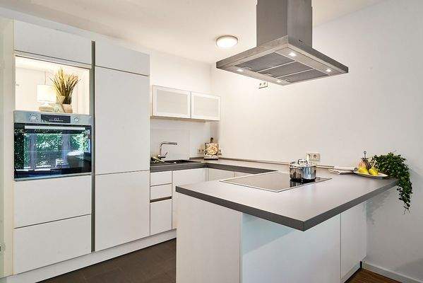 Hochwertige Einbauküche