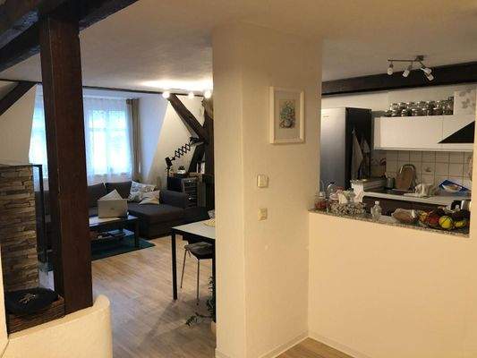 Wohn-Kochbereich mit Einbauküche (VB)