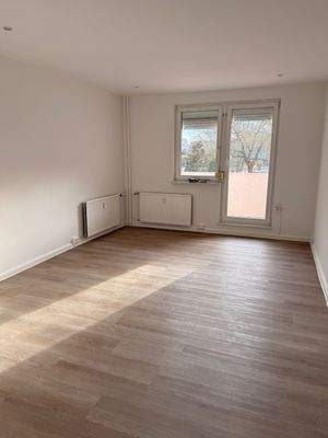 Wohnbereich + Balkon