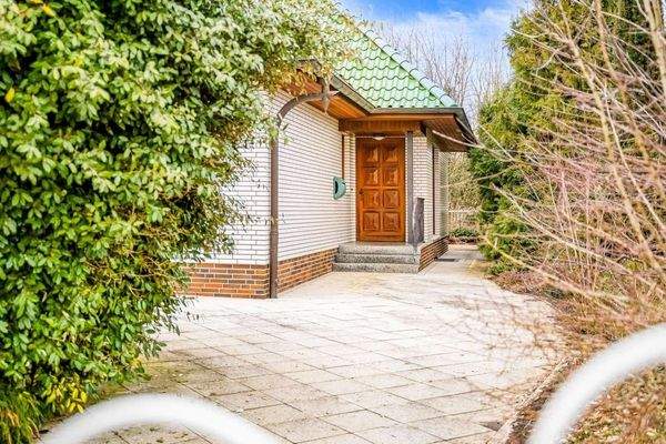 Vorderansicht; Eingangsbereich