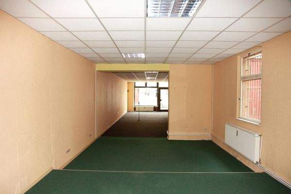 Ladengeschäft rechts