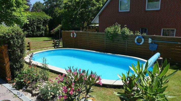 Pool von der Terrase aus