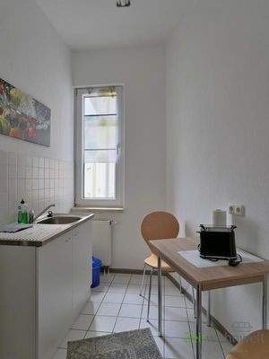 kleine Küche mit Essplatz