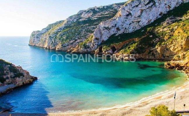 5-Bedroom Property with Stunning Sea Views in Javea Alicante