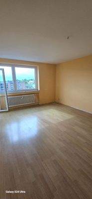 Zimmer 3, Wohnzimmer mit Ausgang auf Balkon