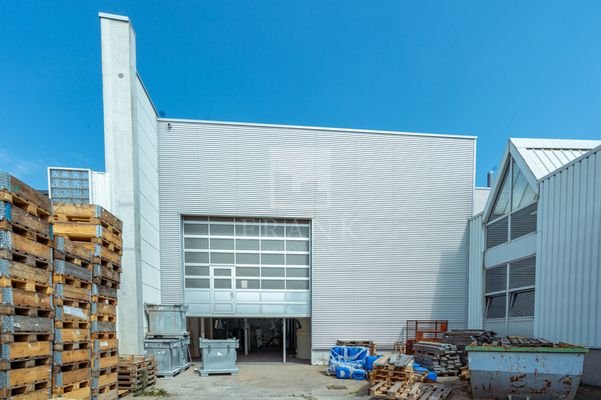 Einfahrt Halle 4