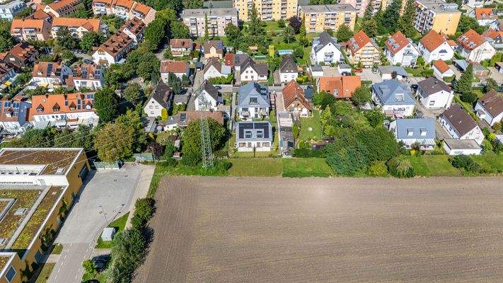 Blumenstr. 16a/b, Karlsfeld