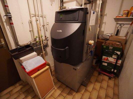 Öl-Zentralheizung mit Warmwasserversorgung