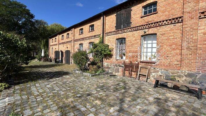 Ansicht mit Terrassen