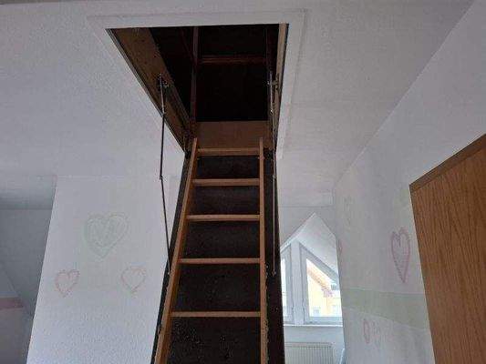 Einschubtreppe  zum Spitzboden