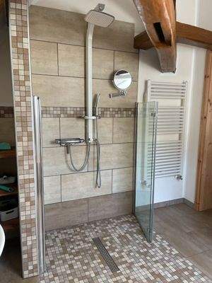 Badezimmer mit Wellnessdusche OG