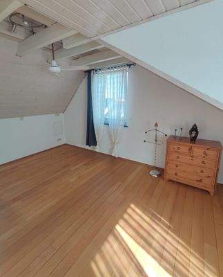 Schlafzimmer 2 DG .jpg