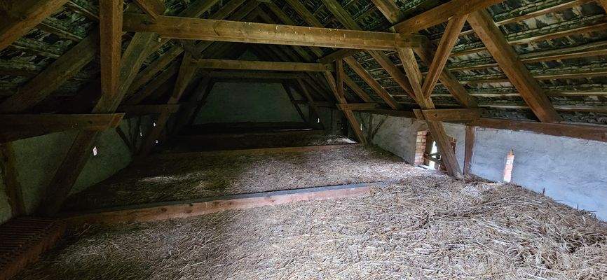 großer Dachboden mit Ausbaupotential