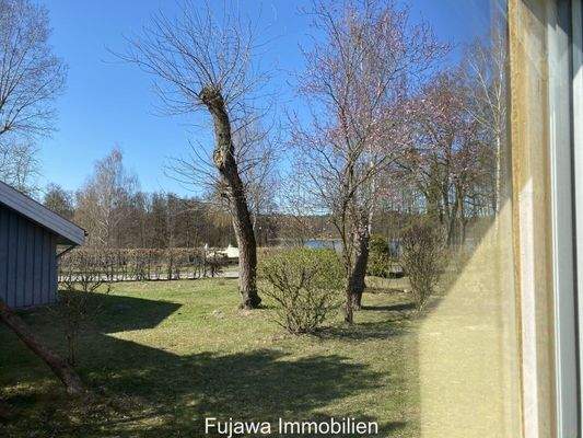 (See) Blick aus dem Wohnzimmerfenster