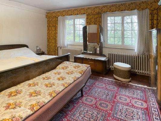 8. Elternschlafzimmer im OG.jpg