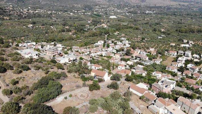 Kreta, Neo Chorio: Charmantes Baugrundstück mit Olivenbäumen und Panoramablick im Apokoronas zu verkaufen